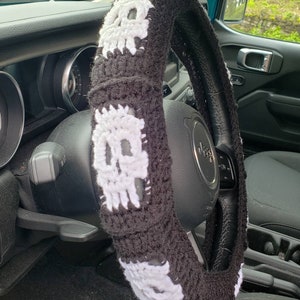 Skull Crochet Steering Wheel Cover image 4