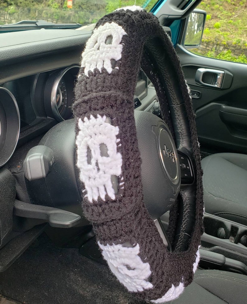 Skull Crochet Steering Wheel Cover image 4