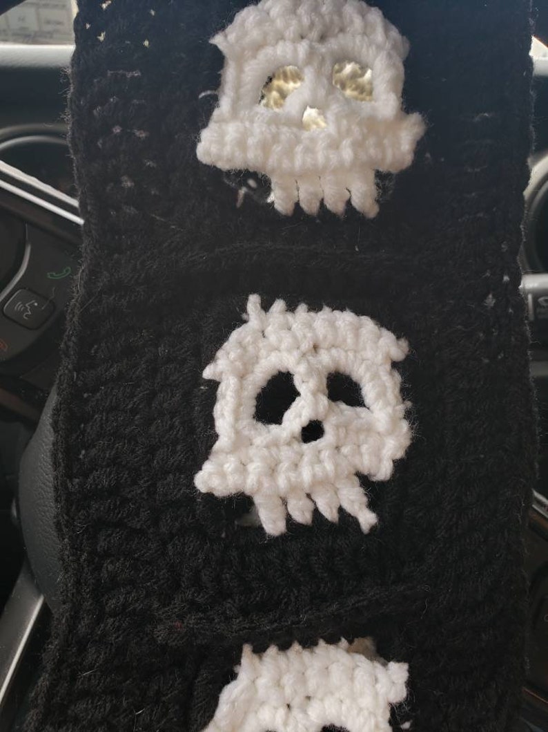 Skull Crochet Steering Wheel Cover image 6