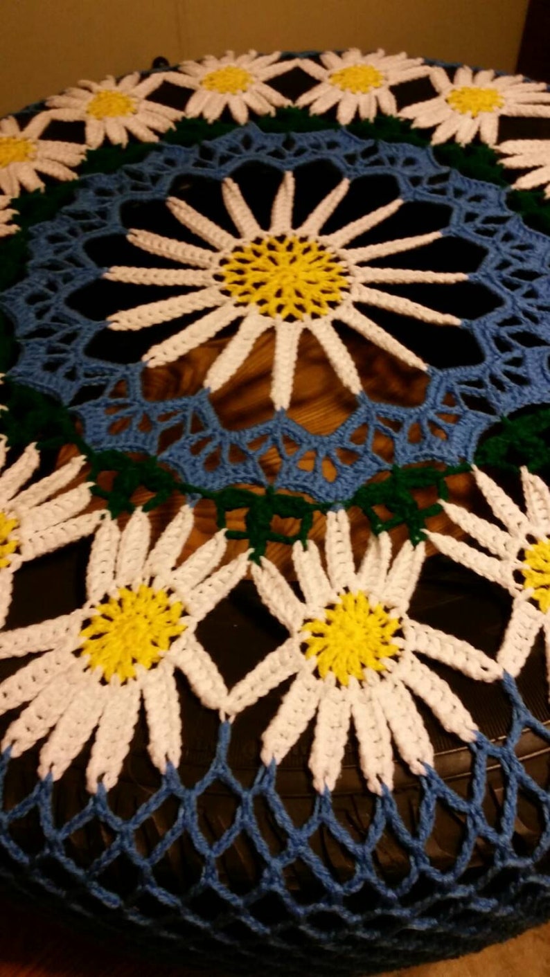 Daisy Crochet Spare Tire Cover image 3