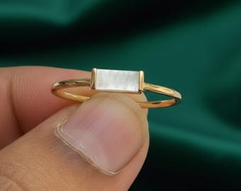 Parelring, sierlijke parelring, gouden parelring, stapelring, eenvoudige ring, geboortesteen juni, minimalistische ring, sterlingzilveren parelring