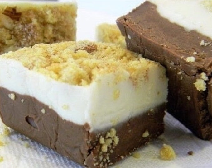 Julie's Fudge - GINGERBREAD Cheesecake with Snickerdoodle Crumble - One Pound