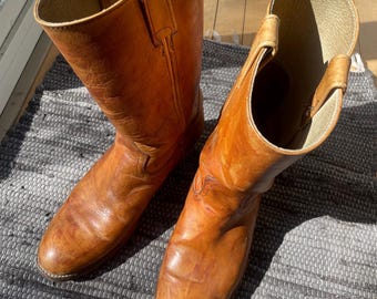 Vintage Leder Westernstiefel mit einem College-Boot-Feeling aus den 1970er Jahren - Funky Style. Hergestellt in Can. Herren US 9-1 / 2. Frauen 11-1 / 2.
