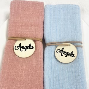 Namensschild Holz, graviertes Kreis Namensschild, Gastgeschenke, Servietten-Sets, Hochzeitsetiketten, Babypartygeschenkanhänger, Hochzeitsanhänger