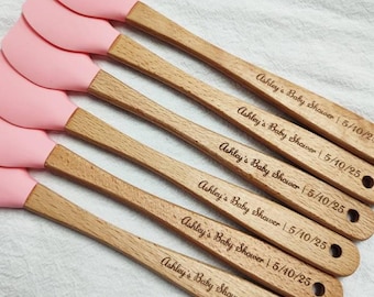 Set di spatole incise personalizzate, bomboniere per baby shower autunnali all'ingrosso, regalo per gli ospiti, bomboniere per feste, spatola e strofinaccio, testo personalizzato