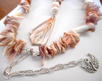 Beach Queen ... natural sea shells, OOAK necklace ... #556