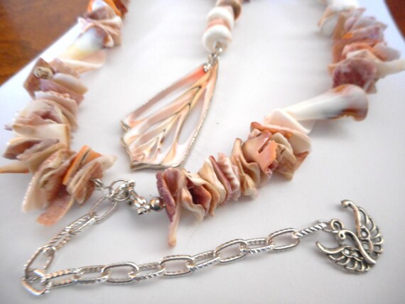 Beach Queen ... natural sea shells, OOAK necklace ... #556