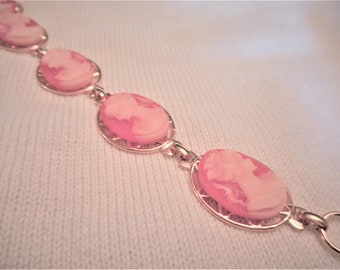 Sweet Cameo ... link bracelet, peach. natural MOP ovals, gold or silver plated ... #853