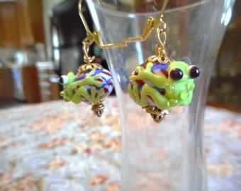 Summer Celebrations ... lamp work glass beads, Patriotic colors, hugging frog ... #621