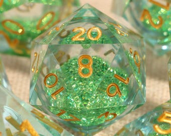 Grün schimmernder Kernwürfel, Forest Alchemist Potion, DND Tabletop Gamer Geburtstag W20