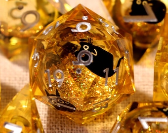 Gold Liquid Core Dice Set, Black Cat DND Gift, Treasure Hunter TTRPG Sharp Edge