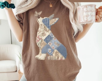 Koszulka dla psa Corgi Quilt, pikowana, z kwiatowym wzorem, patchworkowy Corgi z motylem Gildan Crewneck, bluza dla psa Cottagecore