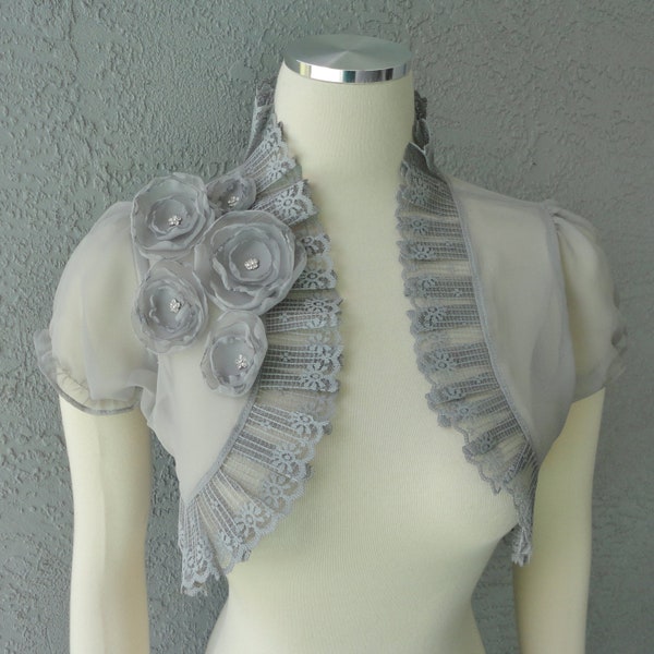 Hochzeit Bolero Shrug Grau Chiffon mit Blumen und Strass und Spitze Trim