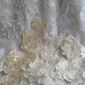 Beautiful Wedding Bridal Off White Flower Applique Lace Keyhole Back Bolero Shrug Jacket. Made to order. image 5