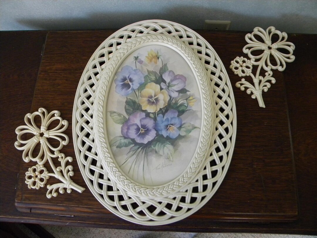 HOMCO Grouping 2384 Oval Lattice Frame Pansy Print and Two Lattice ...