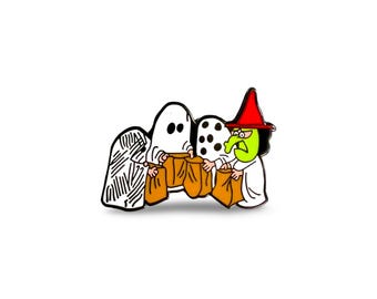 Vintage-Inspired Nostalgic Halloween Enamel Pin | Spooky Fall Collectible Pin for Jackets & Bags