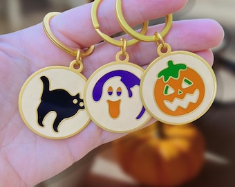 Nostalgic Halloween Cookie Keychains – Black Cat, Ghost & Pumpkin – Spooky Cute Gold Enamel Keyring