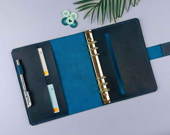 Ręcznie robiony skórzany segregator do planowania: portfolio A5/A6 z przegródkami na karty