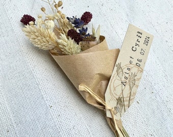 Small bouquets of dried flowers - guest gifts for weddings, birthdays, baptisms, etc.