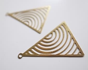 25 pcs newly made raw brass die cut metal triangle charm concentric circles 17x23mm