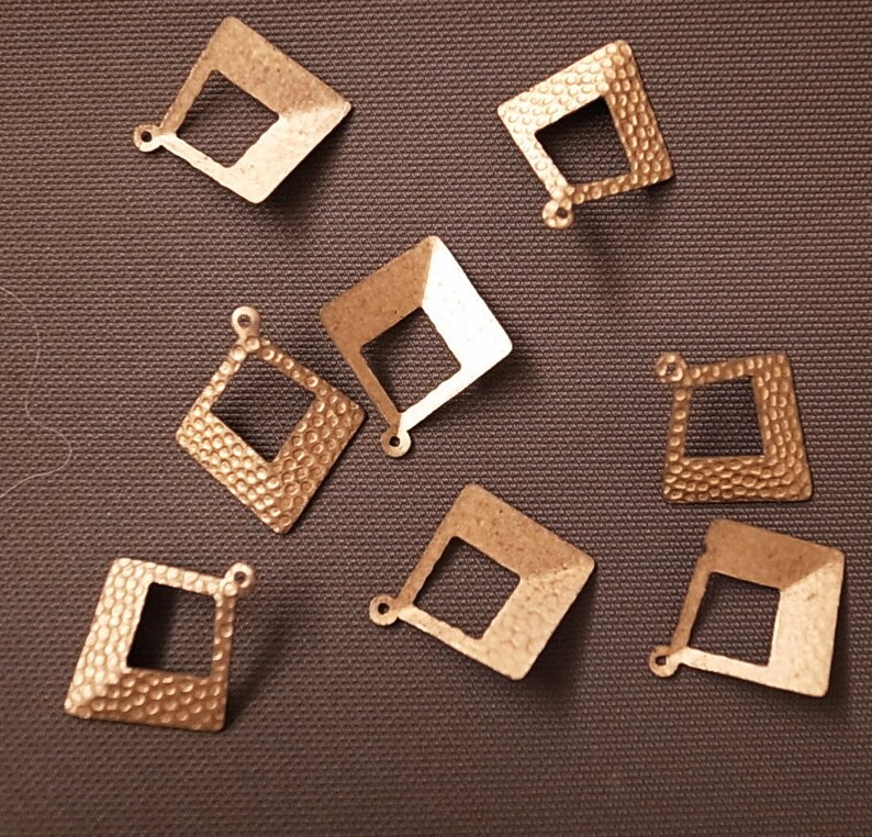 10 pieces of Vintage brass stamping die cut square drop bent pendant with cut out 15mm on side image 2