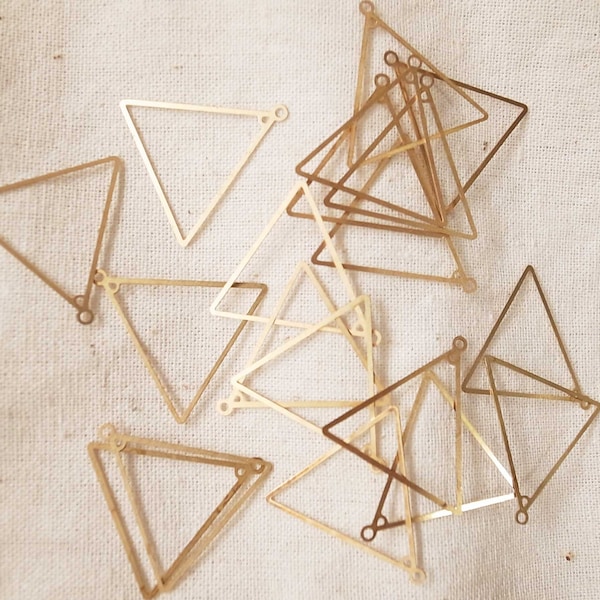 5.5g about 50 pcs newly made brass triangle frame outline die cut stamping charm 23 x 0.5mm with holes