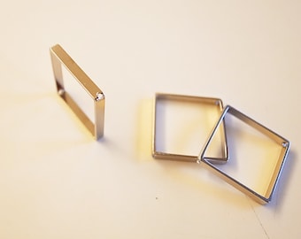 10 pieces of raw brass tube in square shape 3d cube 20x20x2.5 mm with 2 holes plated in steel color