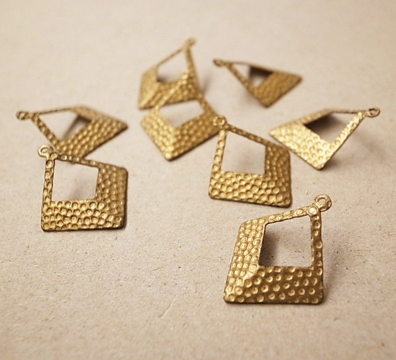 10 pieces of Vintage brass stamping die cut square drop bent pendant with cut out 15mm on side image 1