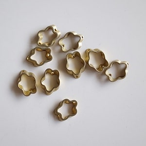 10 pieces of  vintage cut thick raw brass tube outline connector in flower cloud geometric shape with holes 13mm wide