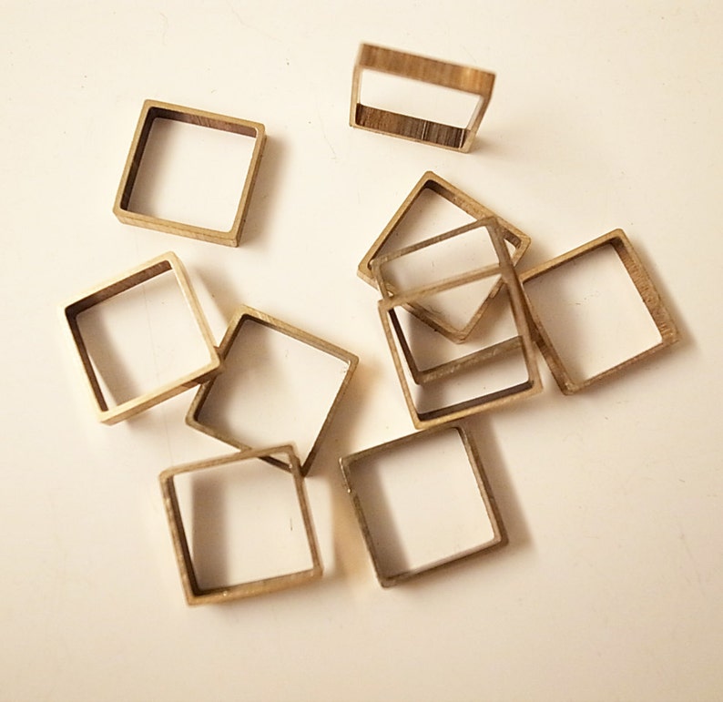 12 pieces of vintage cut raw brass tube outline charm in square box geometric shape 3d cube 12.5 x 12.5 x 2.5 mm 画像 1