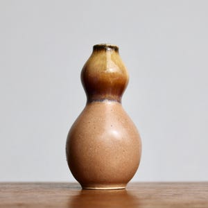 1980s Rodolfo Padilla Pottery Small Earthy Glossy // Vellum Ombre Peachy Tan & Beige Gourd Shaped Bud Vase, Vtg Tlaquepaque, Jalisco, Mexico
