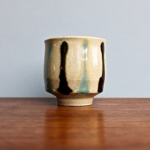 Classic Mashiko ware Cream Toned Dijon-Yellow Yunomi - Vintage Mashiko-ware Tochigi Prefecture Studio Pottery, Handcrafted Traditional Japan