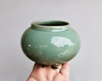 Gorgeous Dark Celadon Green Glazed Moon Jar Vase, Dense Fine Crackle Glaze - Porcelain Handcrafted in Korea - Porcelain Cured w/ Iron