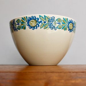 Figgjo Flint 8.5&quot; Large Mixing Bowl Designed by Turi Gramstad-Oliver, Norwegian Vintage Mid 20th Century Scandinavian Modern Tableware