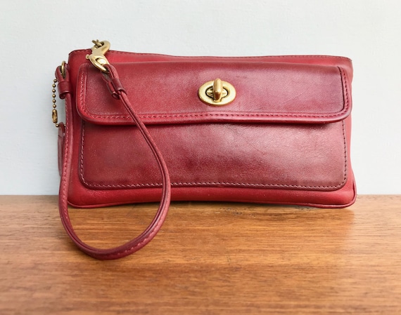Vintage Y2K Era Coach Wristlet in Burgundy Red Leather - Top