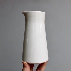 1960s Kaj Franck 'Kilta' White Cork-Lidded Pitcher, Original Arabia of Finland Kilta Handleless Milk Jug / Creamer, Minimalist Modern-Design