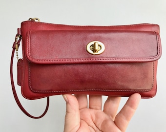 Vintage Coach Park Turnlock Wristlet  Red Leather Outer Flap