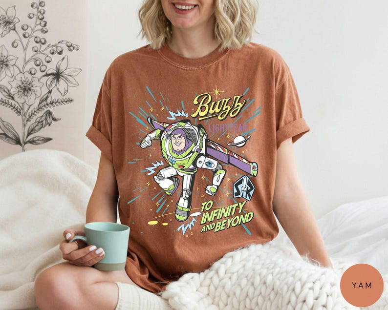 Chemise rétro Comfort® Buzz l'Éclair à l'infini et au-delà, t-shirt Toy Story Pixar Disney, chemise Space Ranger, assorti pour voyage en famille Disneyland image 4