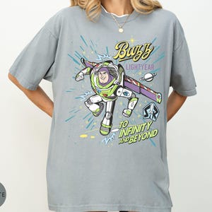 Chemise rétro Comfort® Buzz l'Éclair à l'infini et au-delà, t-shirt Toy Story Pixar Disney, chemise Space Ranger, assorti pour voyage en famille Disneyland image 11