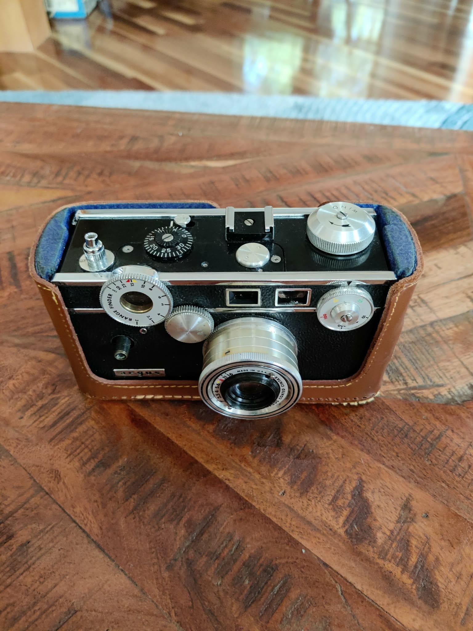 Argus C3 Standard Rangefinder Film Camera-cintar 50mm Lens-leather