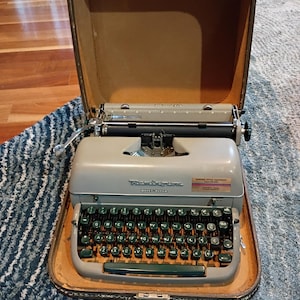 Remington Typewriter With Case - Etsy