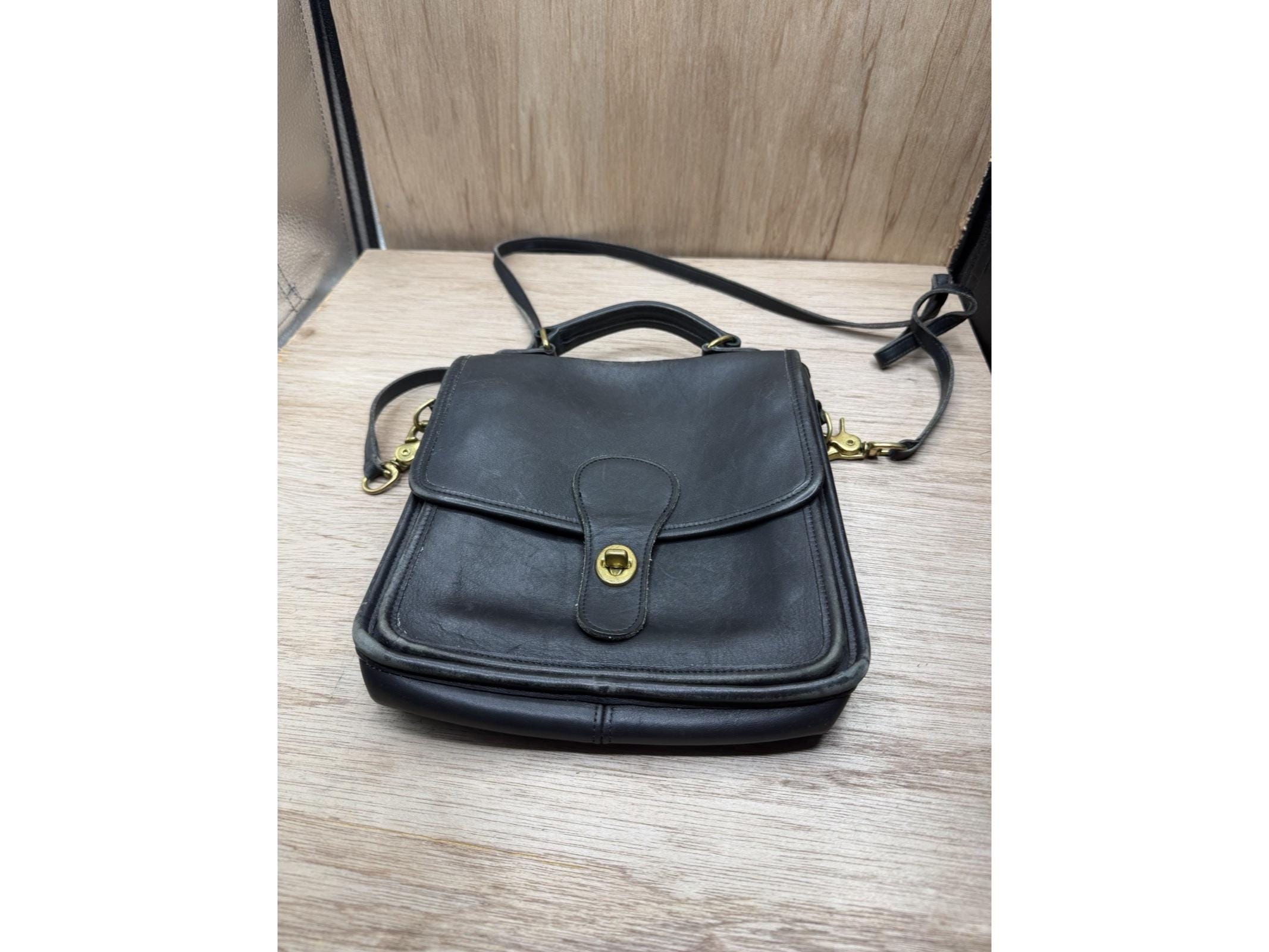 Vintage COACH STATION Black Leather Crossbody Bag Satchel Purse