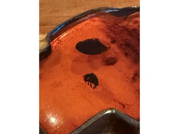 Vintage Fossilized Amber Bugs & Métal Cross View 3