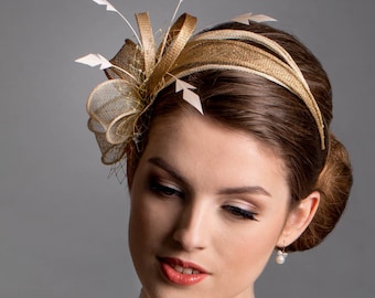 Tocado beige y dorado. Tocado de boda color champán.