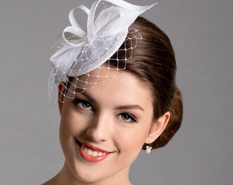 White wedding fascinator. Minimalist and small bridal fascinator.