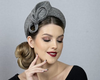 Black and white chic wide headband.