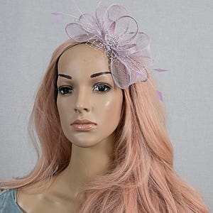 Purple wedding fascinator. Lavendel lilac fascinator.