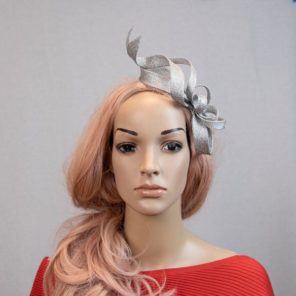 Minimalist silver fascinator. Modern silver fascinator. Silver wedding fascinator.