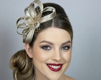 Goldene Hochzeit Fascinator. Neues Design aus Less is More Kollektion, 2024