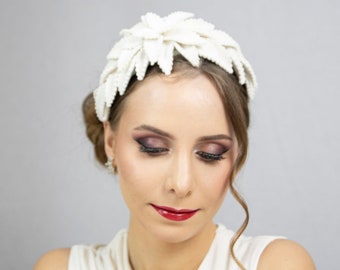 Sombrero de boda blanco. Sombrero de diadema con halo blanco. Tocado nupcial. Tocado de boda con velo.